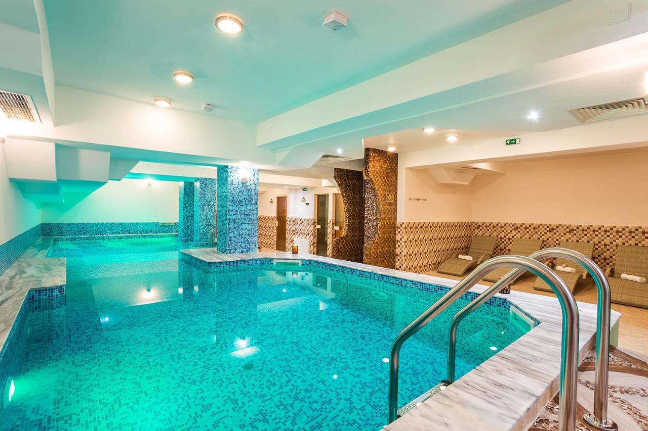 Family Hotel Romantika Velingrad Exterior photo